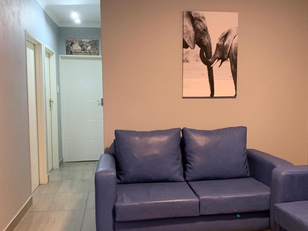 Elephant House, 2 Bedroom House, Next To Pilanesberg And Sun City Mogwase Bagian luar foto